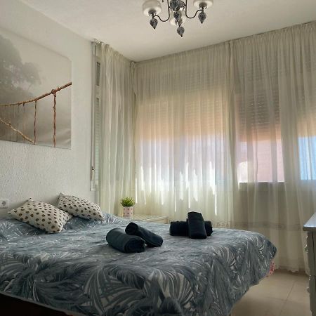 Home Away In The Heart Of Town ตอร์เรโมลิโนส ภายนอก รูปภาพ